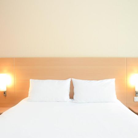 Ibis Kortrijk Centrum Bagian luar foto