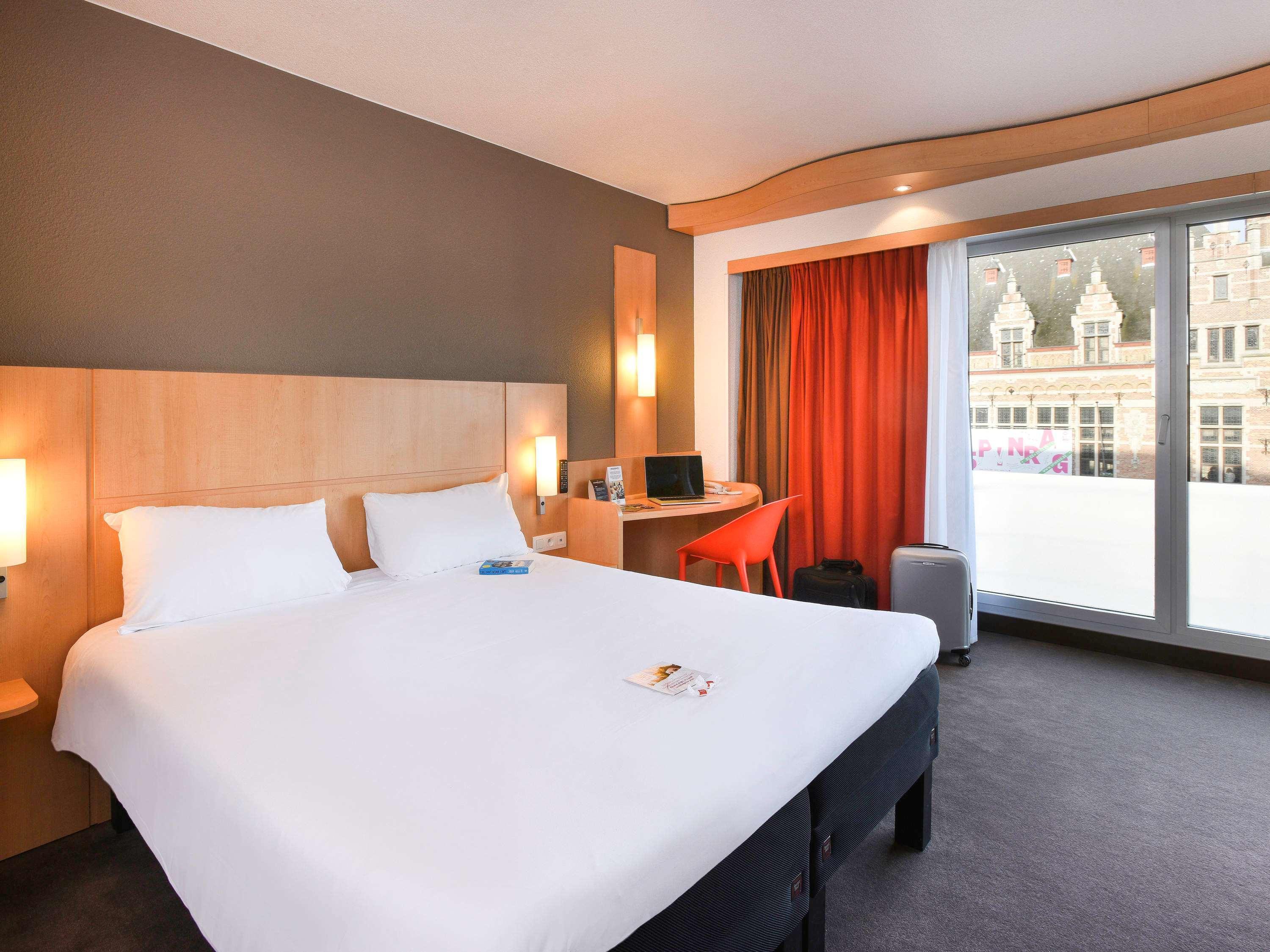 Ibis Kortrijk Centrum Bagian luar foto