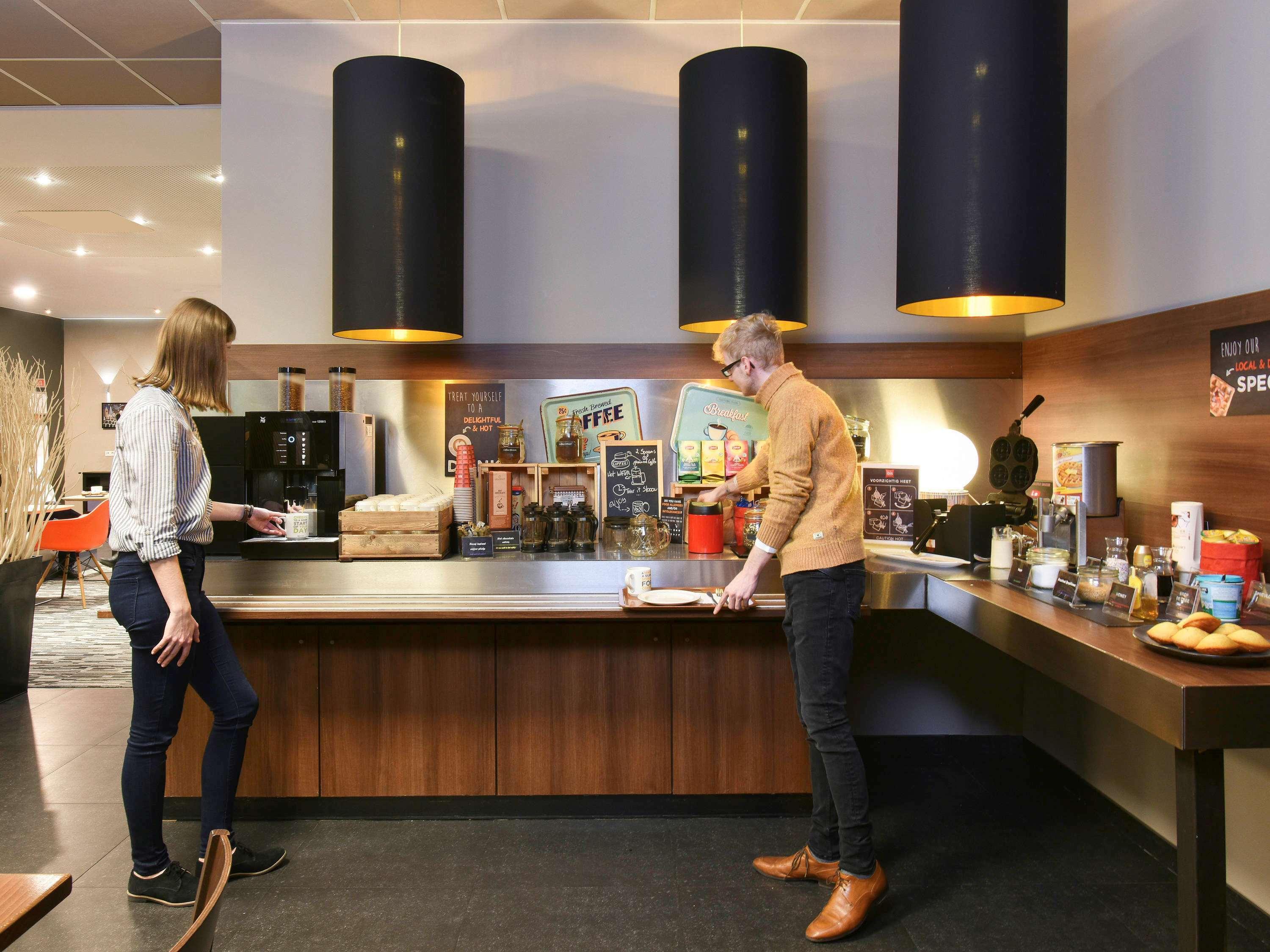 Ibis Kortrijk Centrum Bagian luar foto