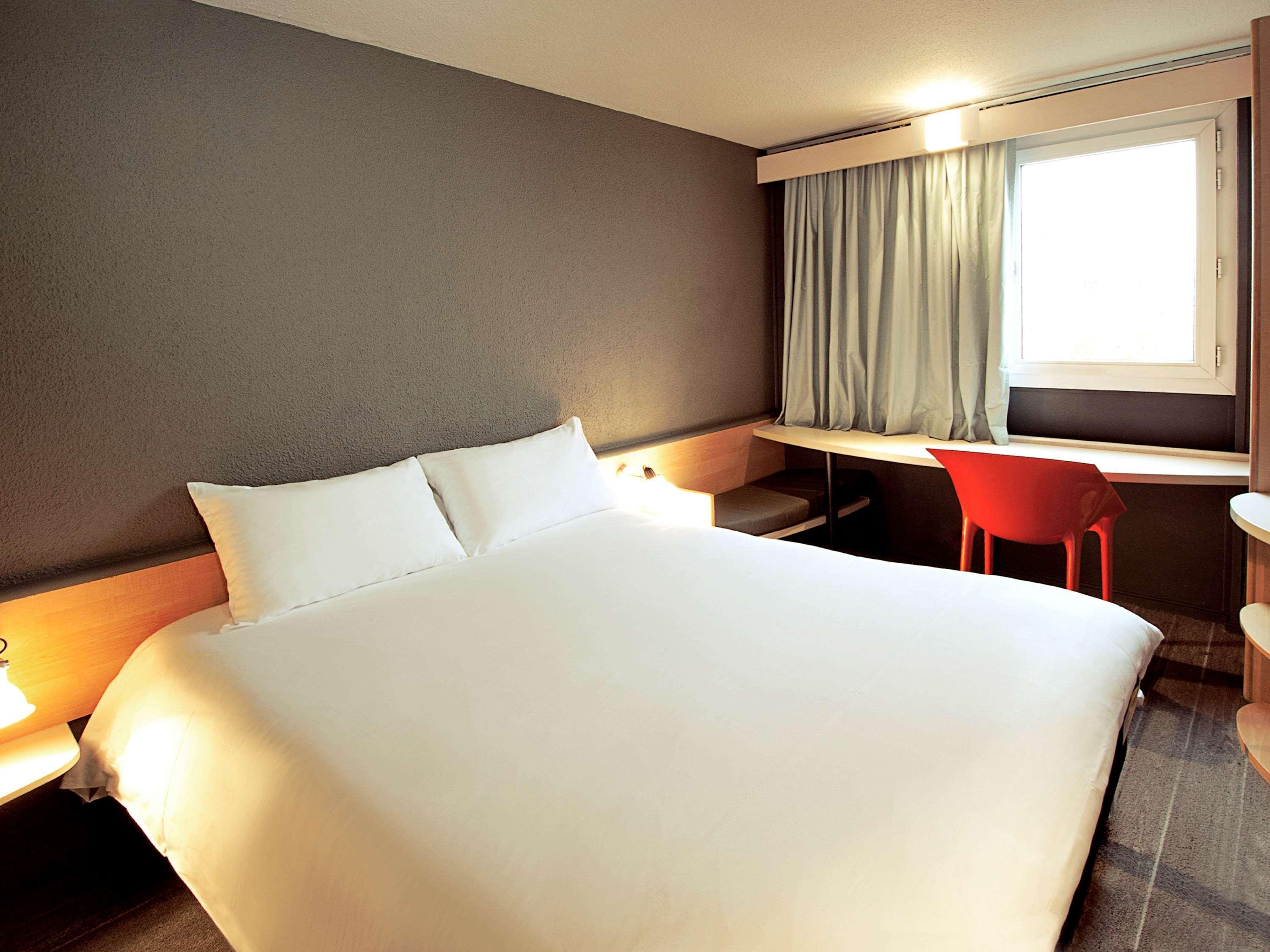 Ibis Kortrijk Centrum Bagian luar foto
